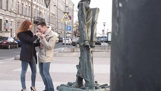 Русский паренек кончил кремпаем в киску молоденькой девки